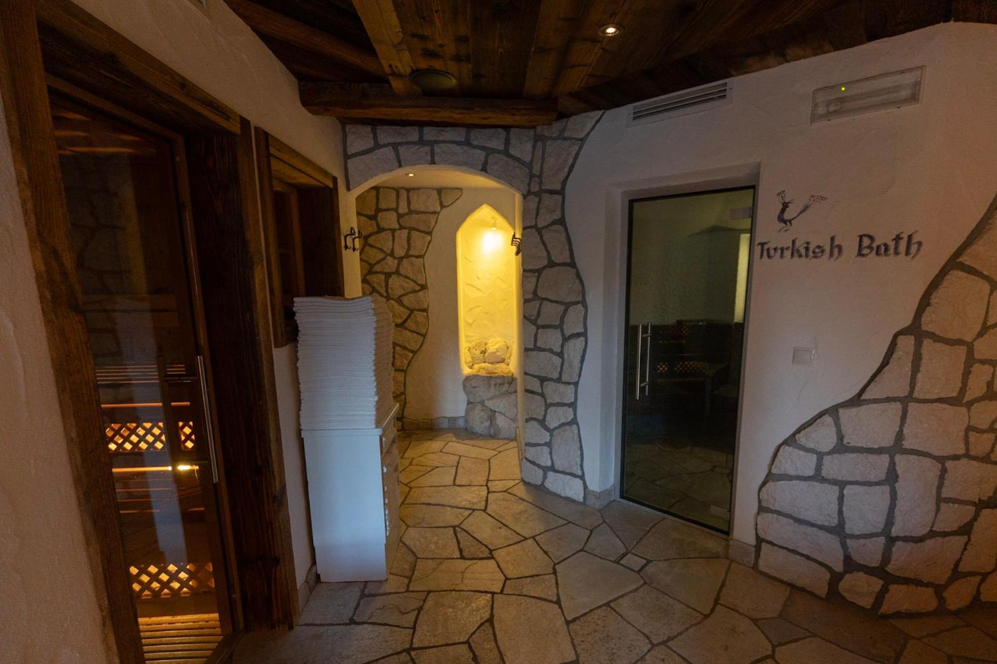 Dorfhotel Beludei Santa Cristina Val Gardena Bagian luar foto