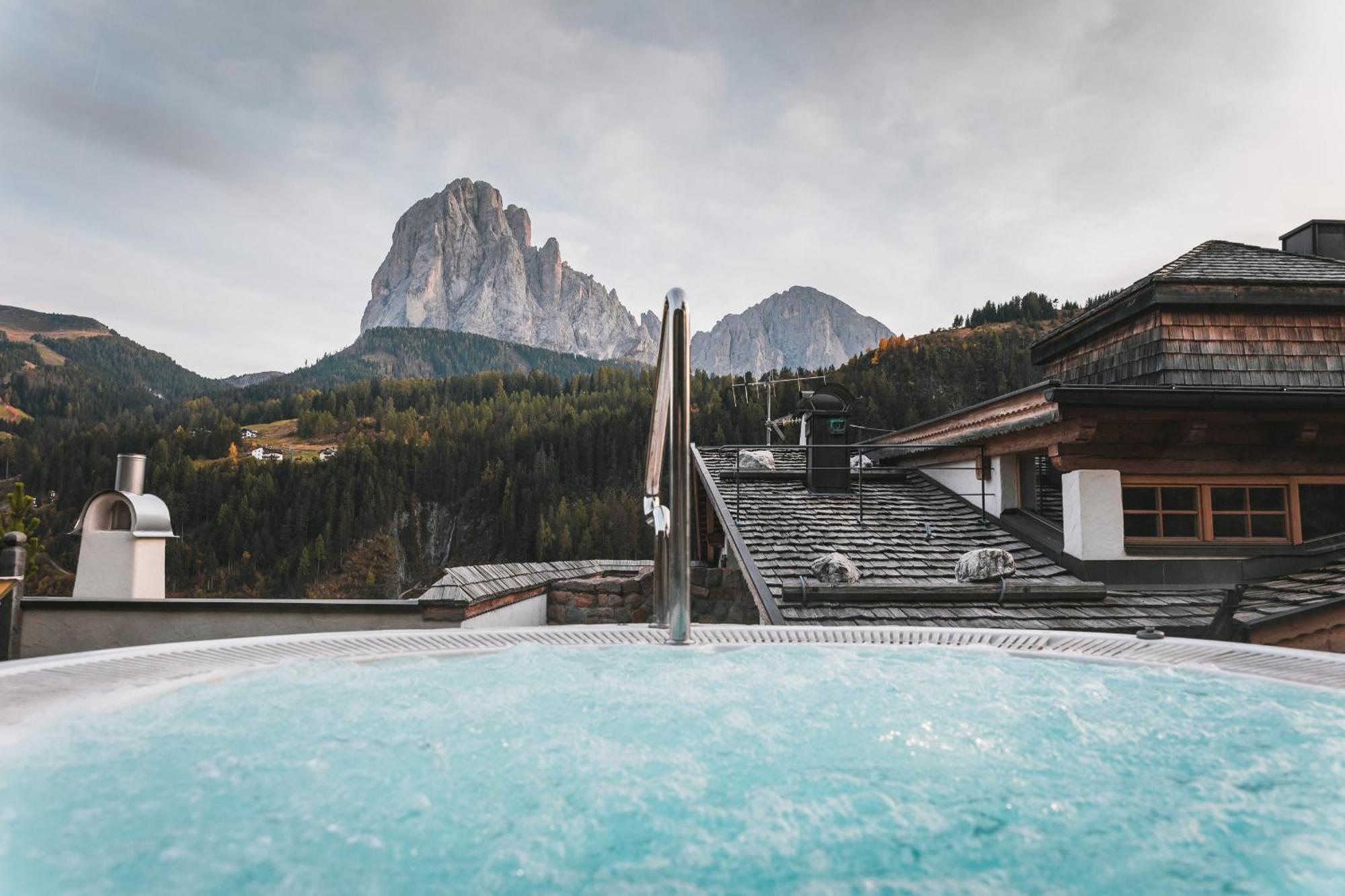 Dorfhotel Beludei Santa Cristina Val Gardena Bagian luar foto
