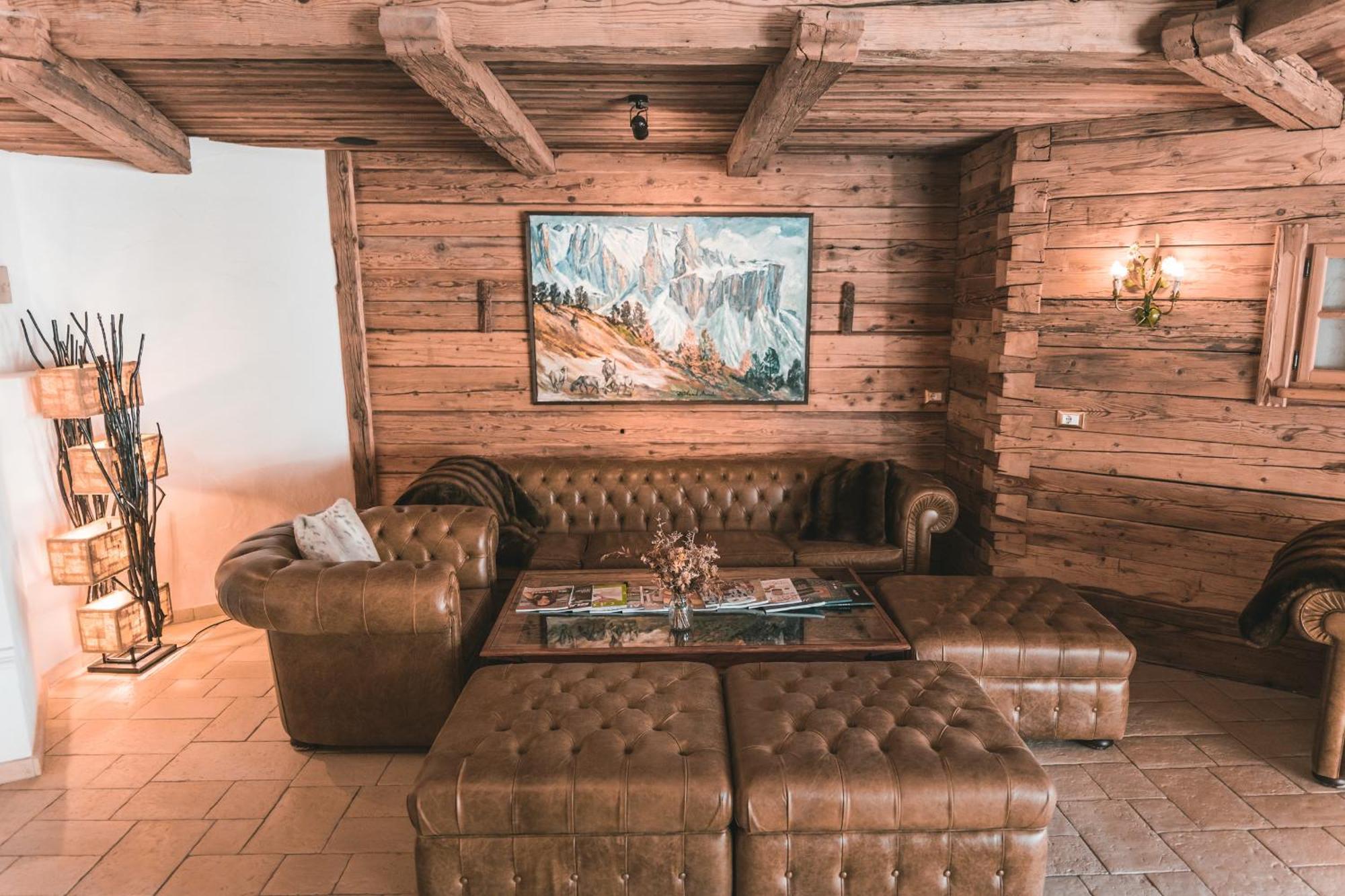 Dorfhotel Beludei Santa Cristina Val Gardena Bagian luar foto