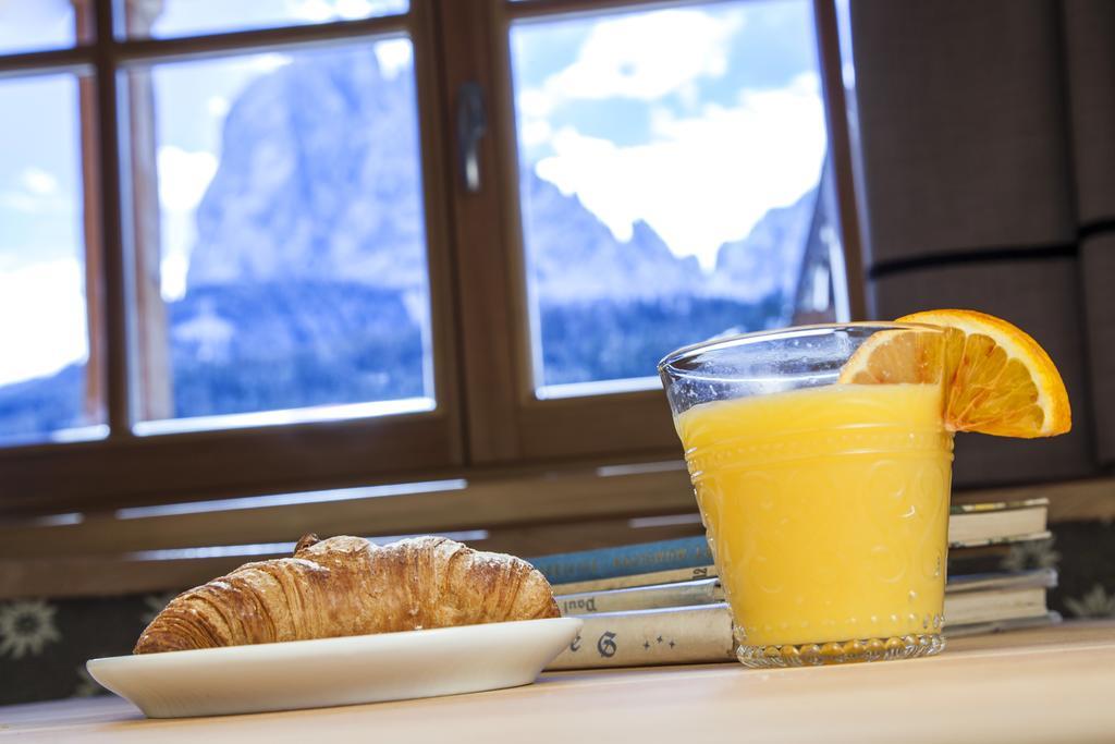 Dorfhotel Beludei Santa Cristina Val Gardena Bagian luar foto