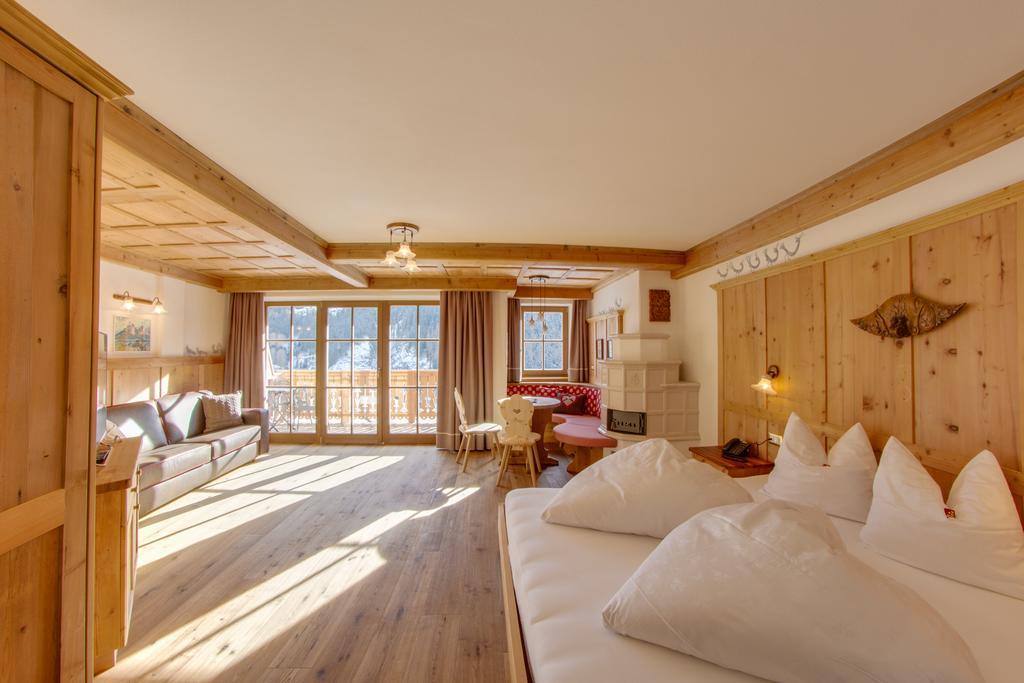 Dorfhotel Beludei Santa Cristina Val Gardena Ruang foto