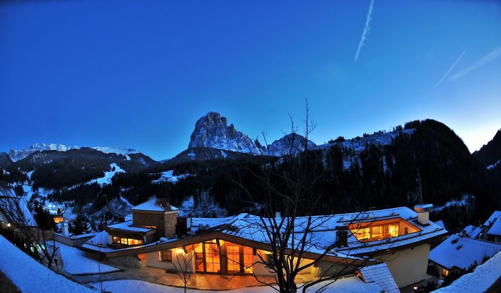 Dorfhotel Beludei Santa Cristina Val Gardena Bagian luar foto