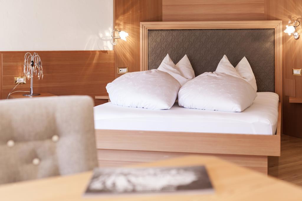 Dorfhotel Beludei Santa Cristina Val Gardena Bagian luar foto